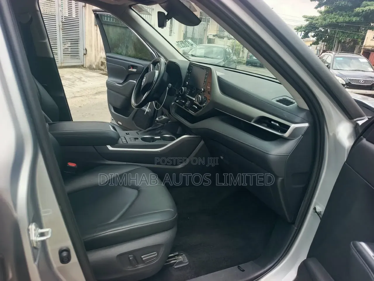 Toyota Highlander XLE 2021 Silver