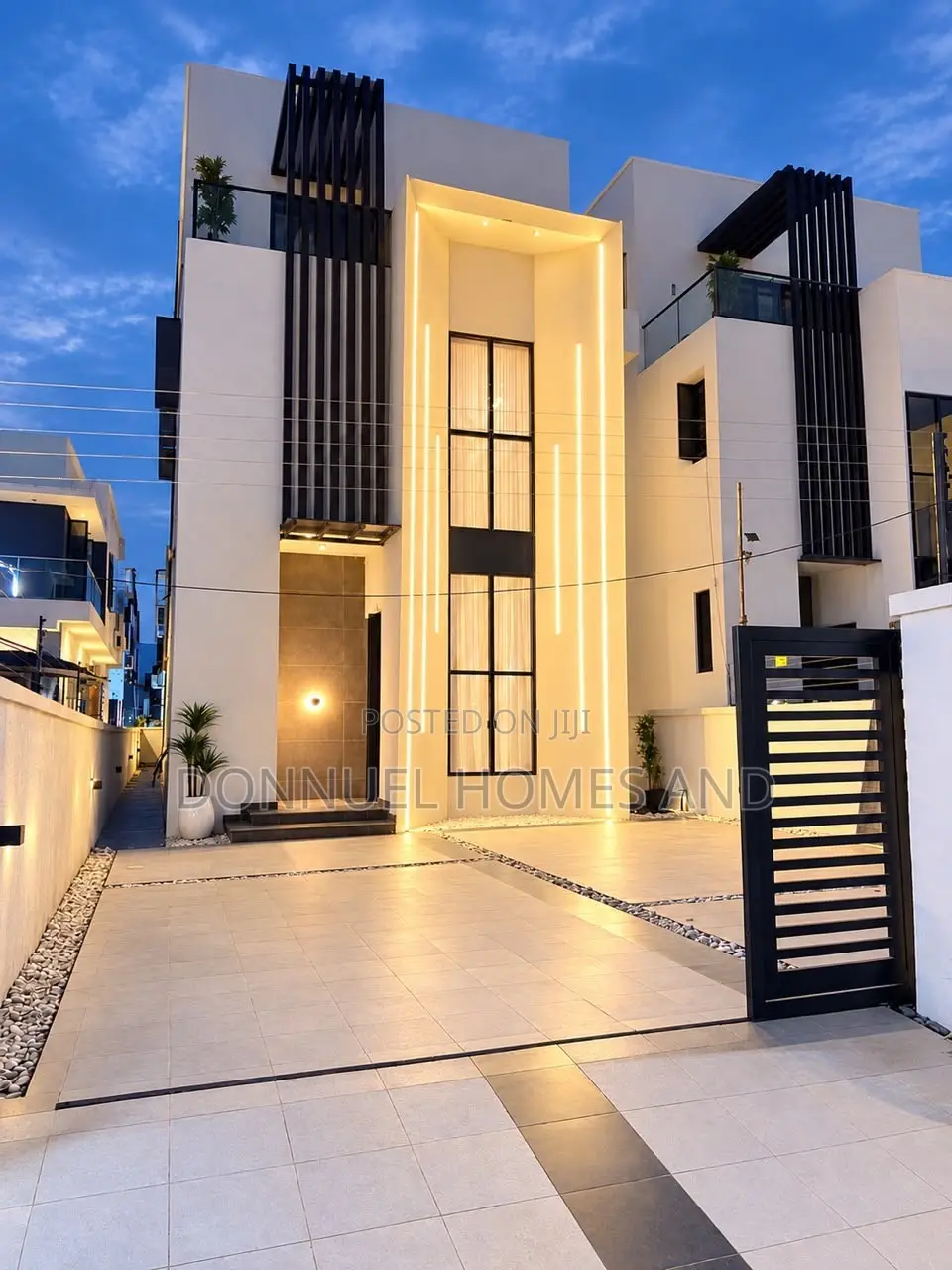 5bdrm Duplex in Lekki Expressway for sale