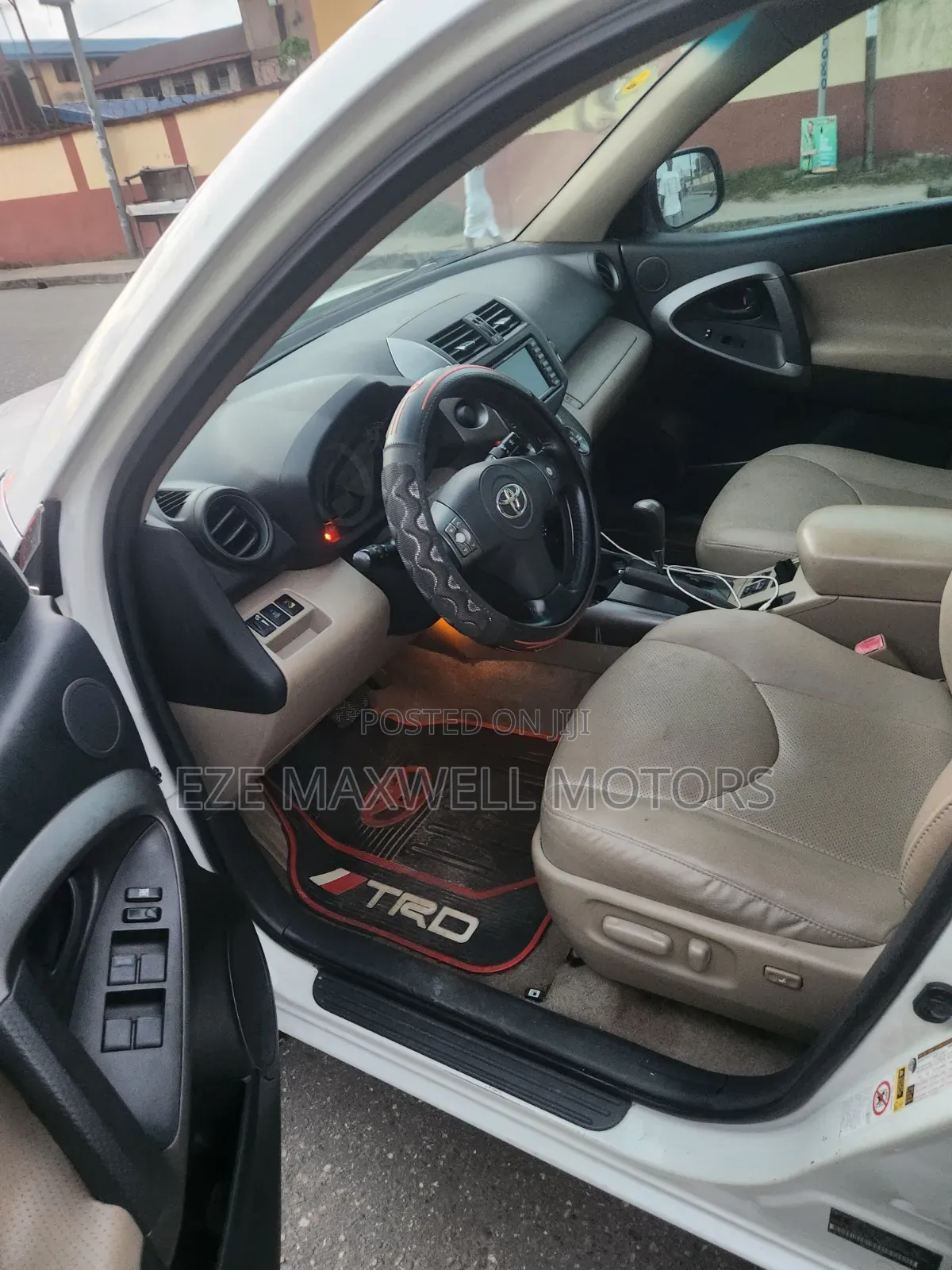 Toyota RAV4 Limited 2011 White
