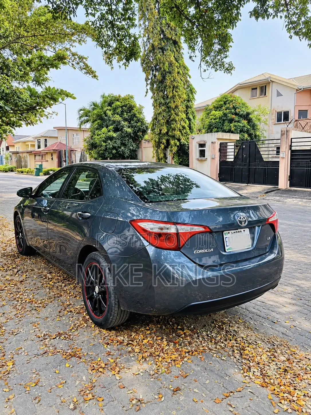 Toyota Corolla LE 4dr Sedan (1.8L 4cyl CVT) 2015 Blue