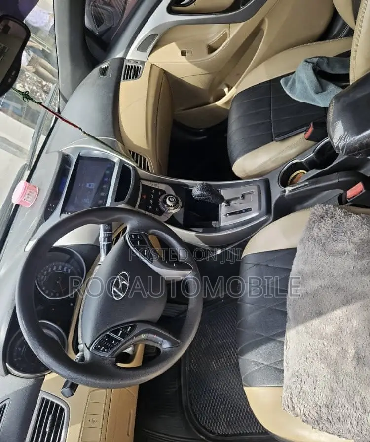Hyundai Elantra 2014 Silver