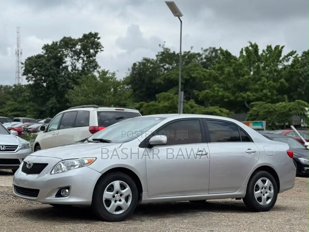 Toyota Corolla LE 4dr Sedan (1.8L 4 cyl 4A) 2009 Silver