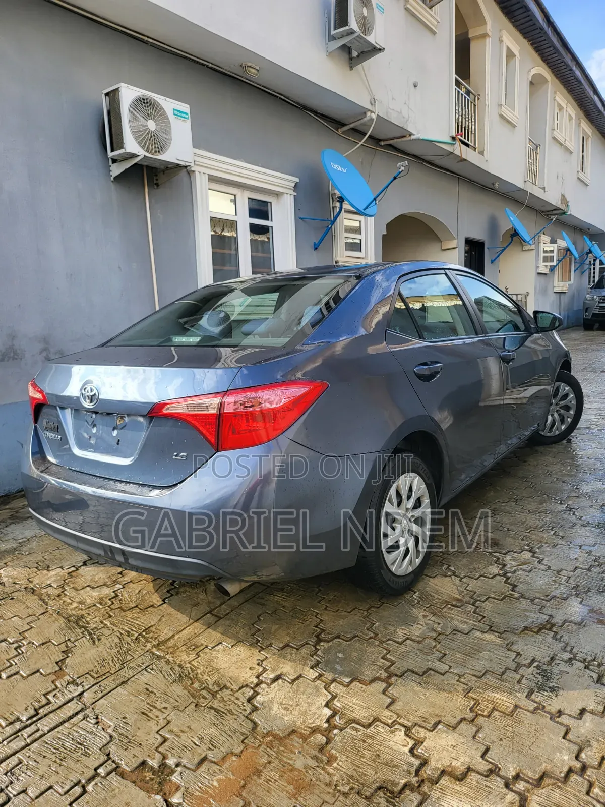 Toyota Corolla LE Eco (1.8L 4cyl 2A) 2019 Gray