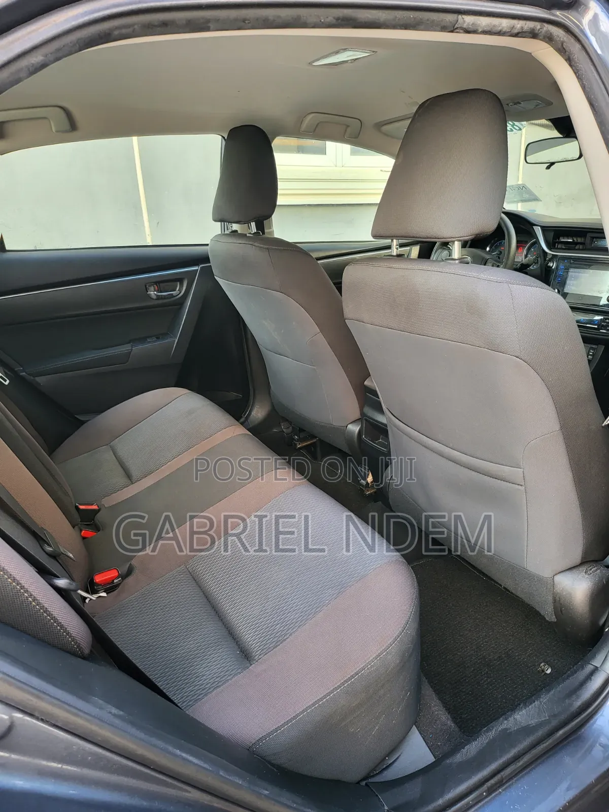 Toyota Corolla LE Eco (1.8L 4cyl 2A) 2019 Gray