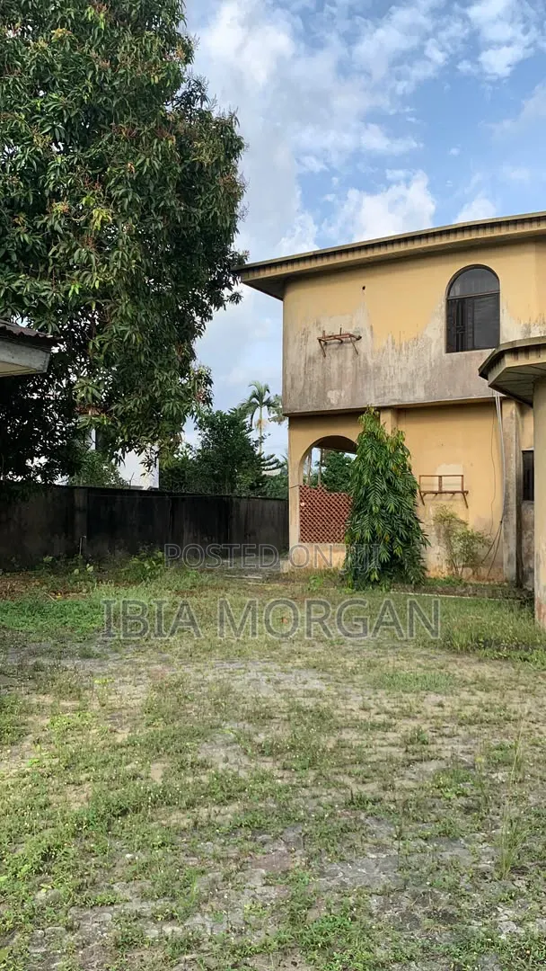 7bdrm Duplex in Ewet Housing Estate, for sale