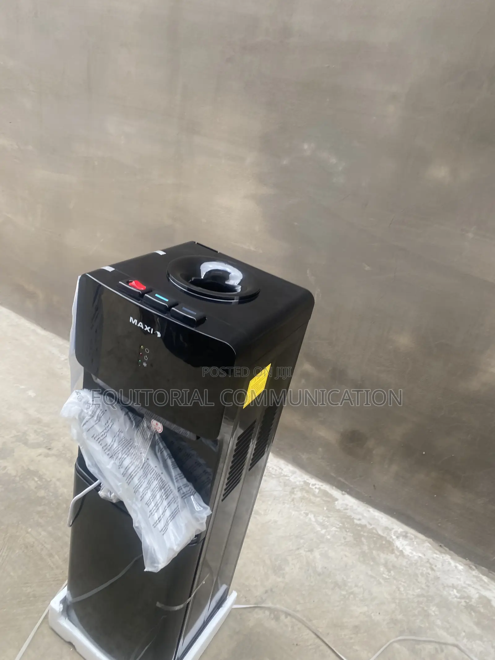 MAXI YL1663S-W Convenient Three-Temperature Water Dispenser