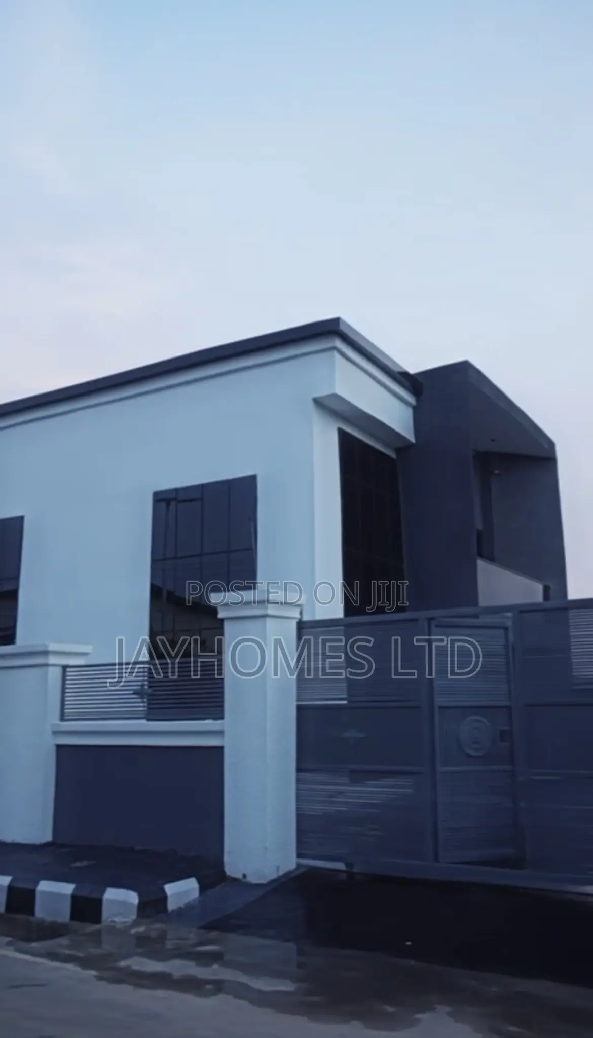 5bdrm Duplex in Mariam Babangida Way, Oshimili South for sale