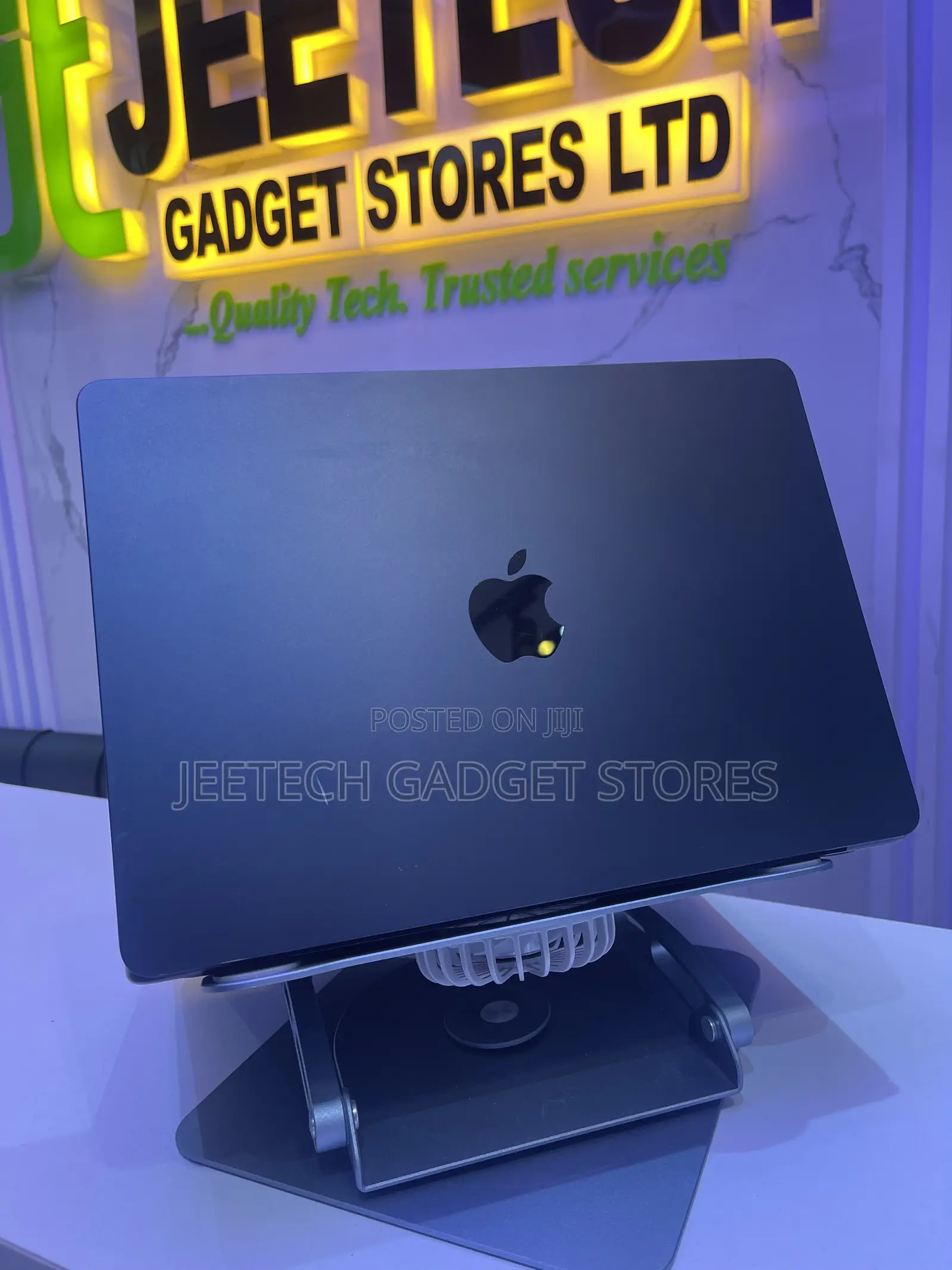 Laptop Apple MacBook Air 2023 M2 8GB Apple M2 SSD 256GB