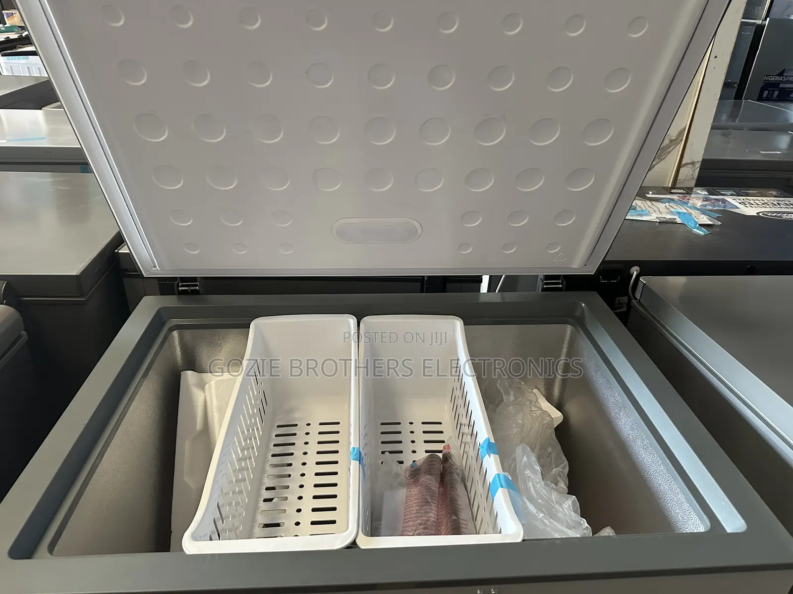 Skyrun Deep Freezer 260 Liters
