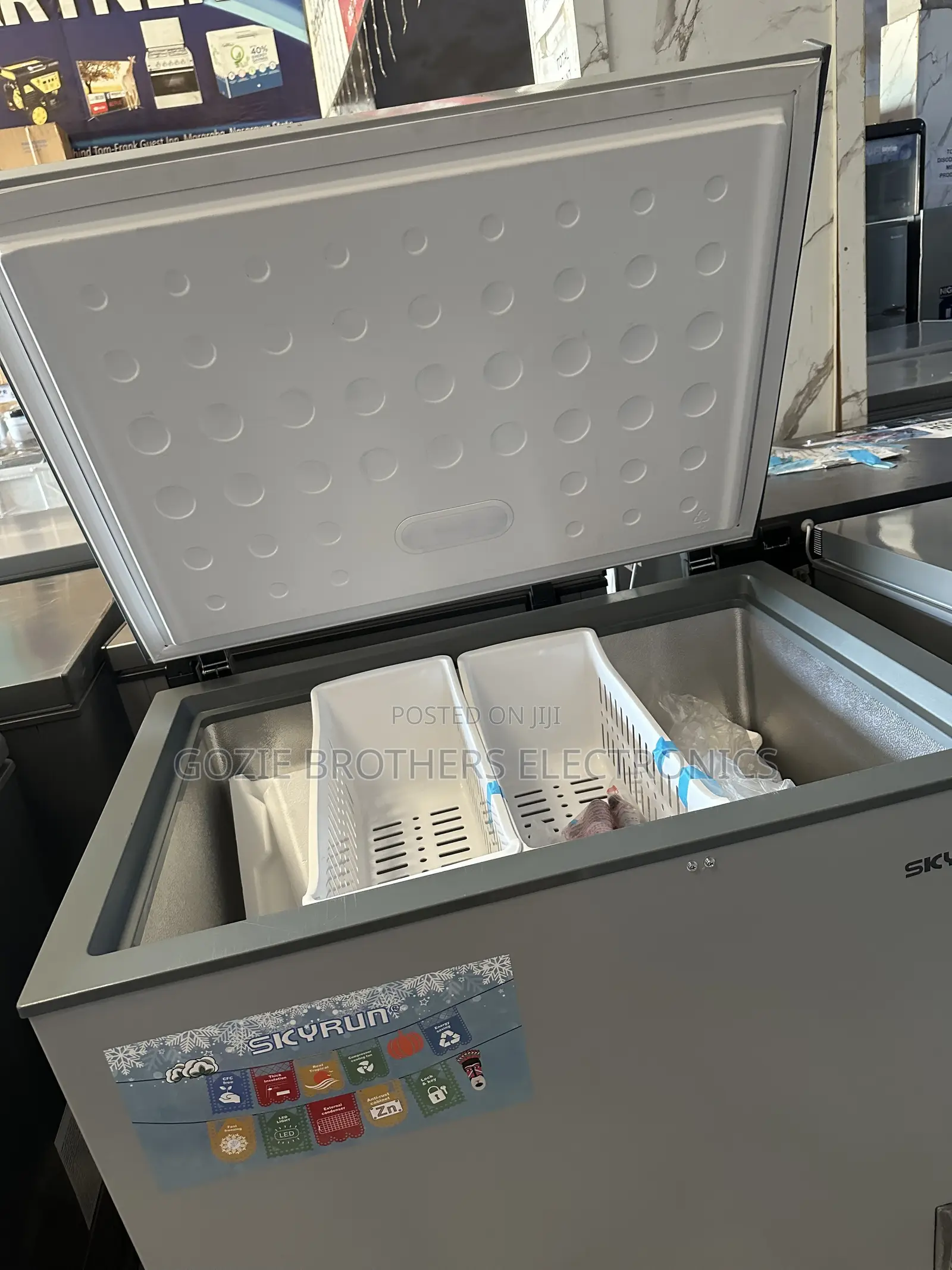 Skyrun Deep Freezer 260 Liters