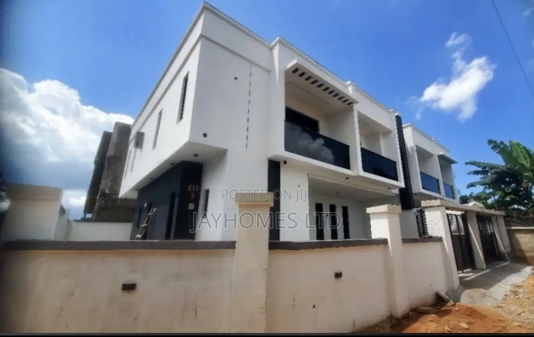 3bdrm Duplex in Okpanam Road Asaba, Oshimili South for sale