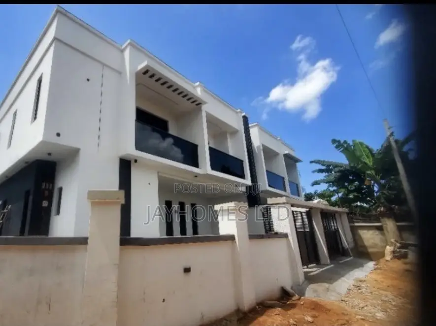 3bdrm Duplex in Okpanam Road Asaba, Oshimili South for sale