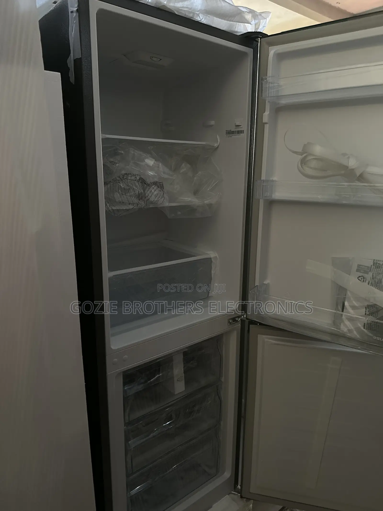 Hisense Double Door Bottom Mounted Freezer 230 Liters