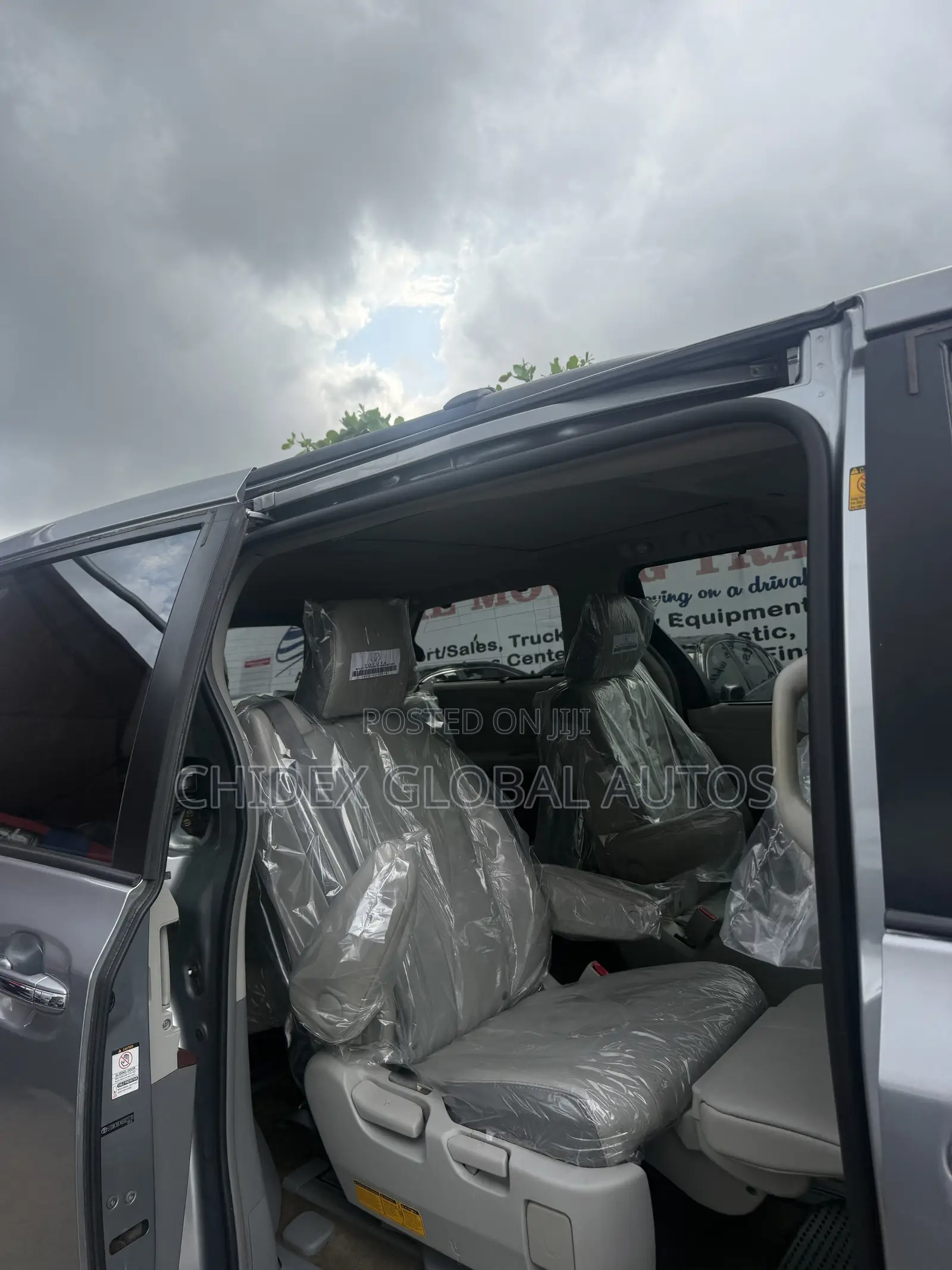 Toyota Sienna Limited 7 Passenger 2012 Silver