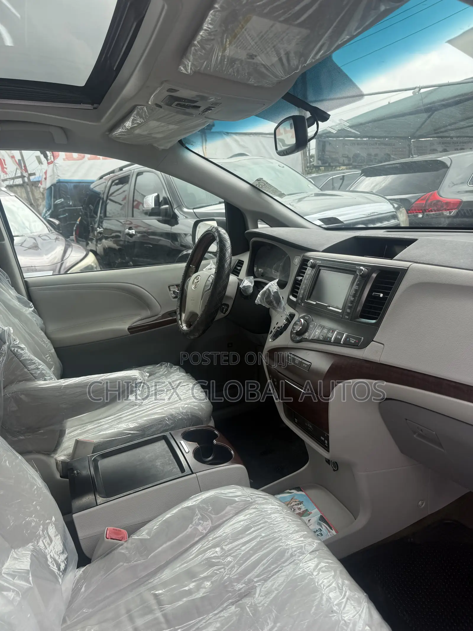 Toyota Sienna Limited 7 Passenger 2012 Silver