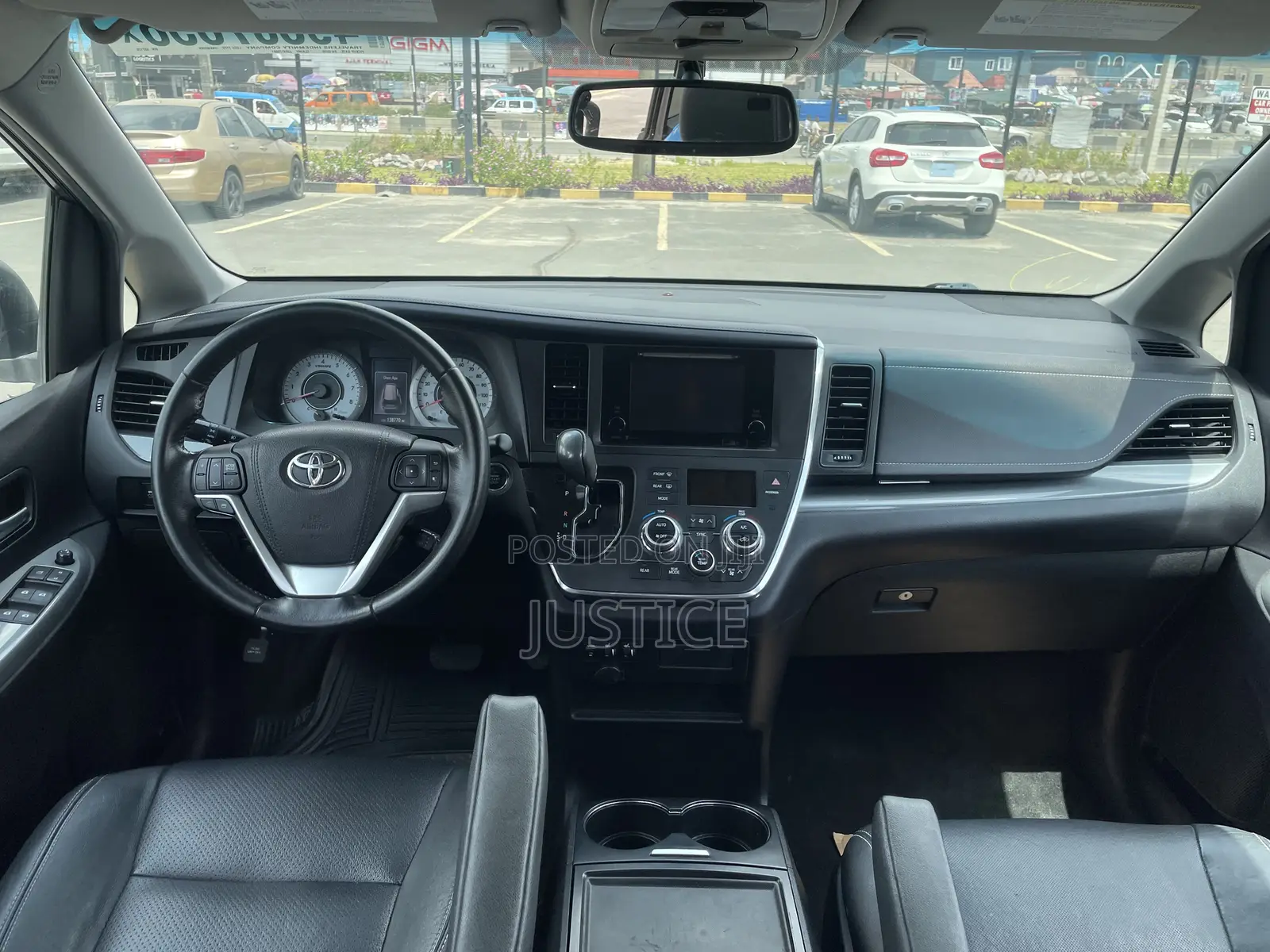 Toyota Sienna SE Premium 8-Passenger 4dr Minivan (3.5L 6cyl 6A) 2015
