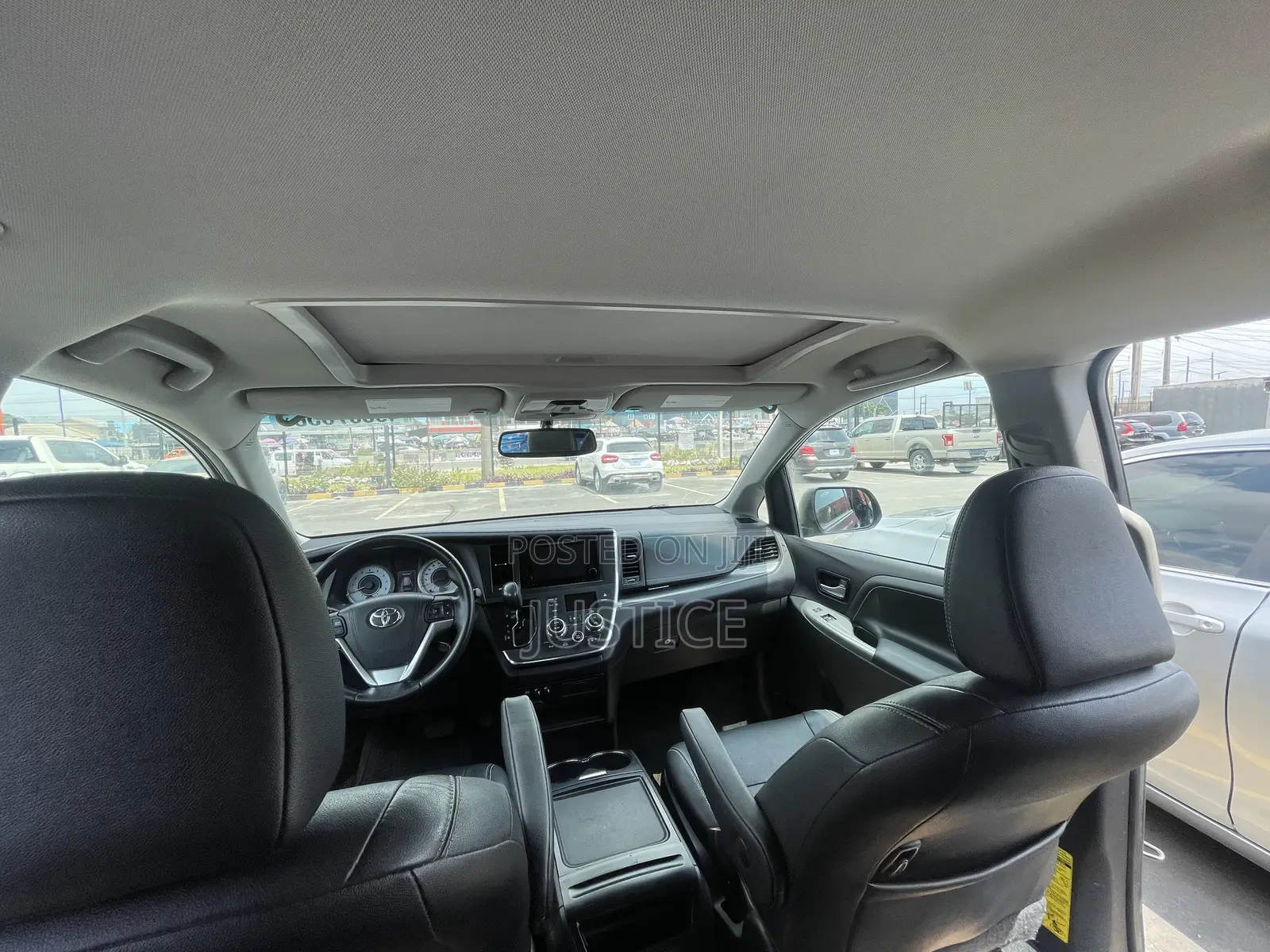 Toyota Sienna SE Premium 8-Passenger 4dr Minivan (3.5L 6cyl 6A) 2015