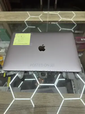 Laptop Apple MacBook Pro 2017 16GB Intel Core i5 SSD 512GB