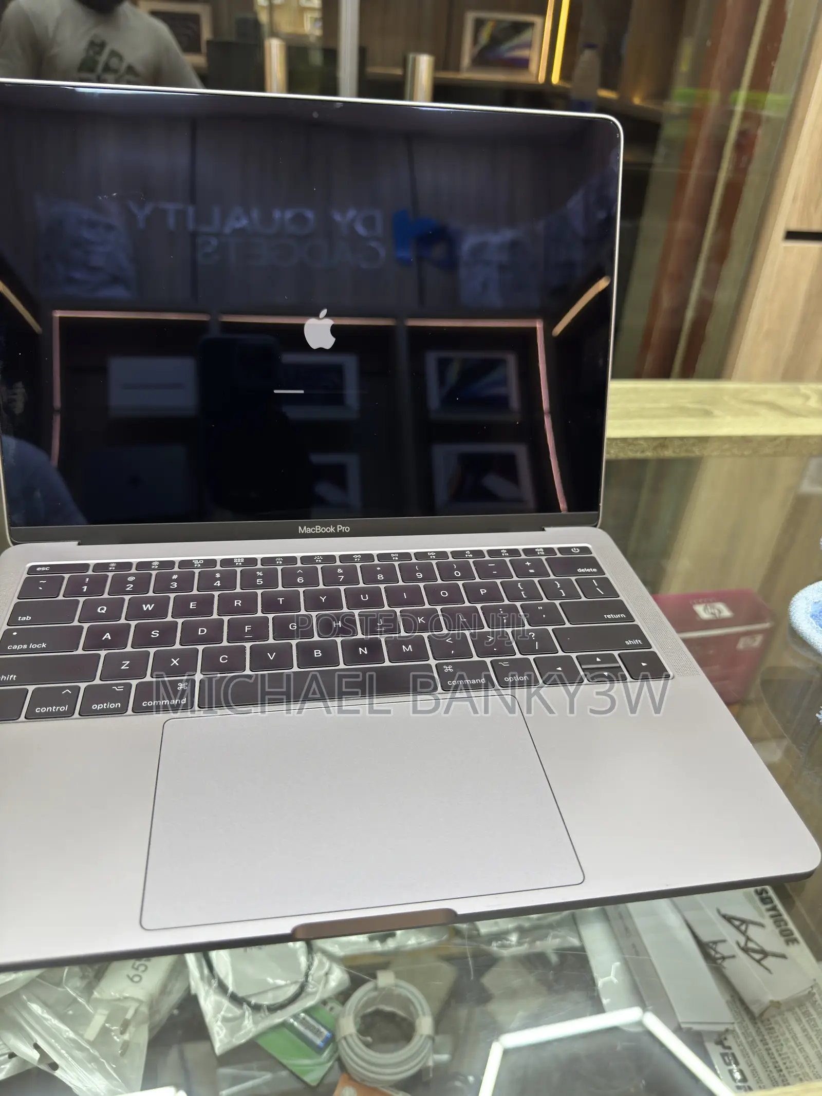Laptop Apple MacBook Pro 2017 16GB Intel Core i5 SSD 512GB