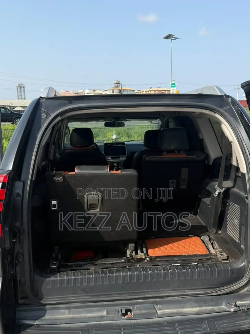 Toyota Land Cruiser Prado 2018 Black