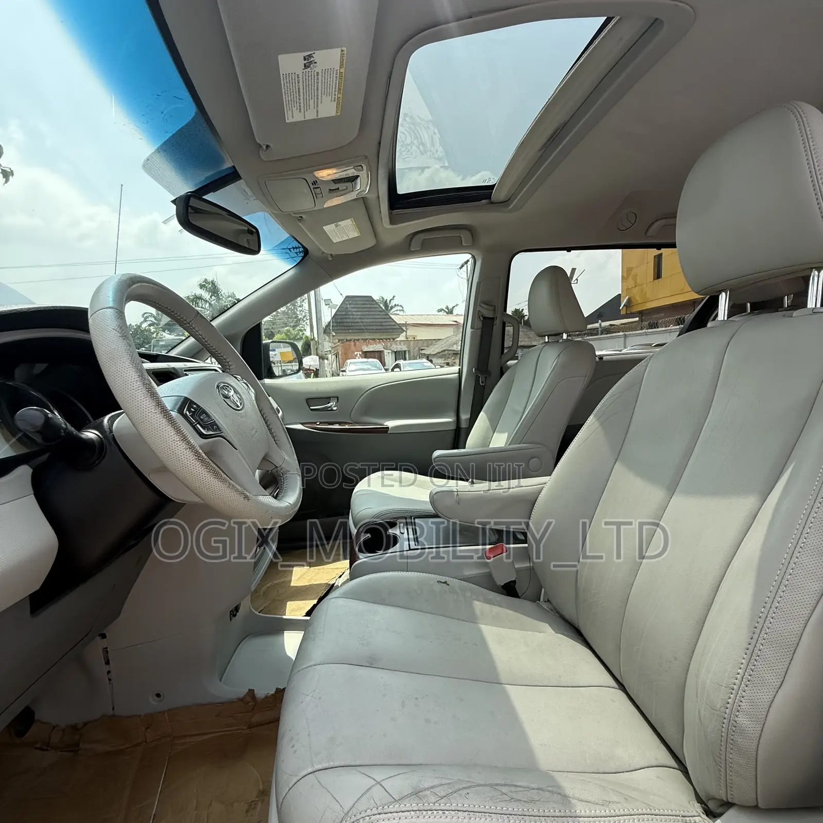 Toyota Sienna 2015 Gray