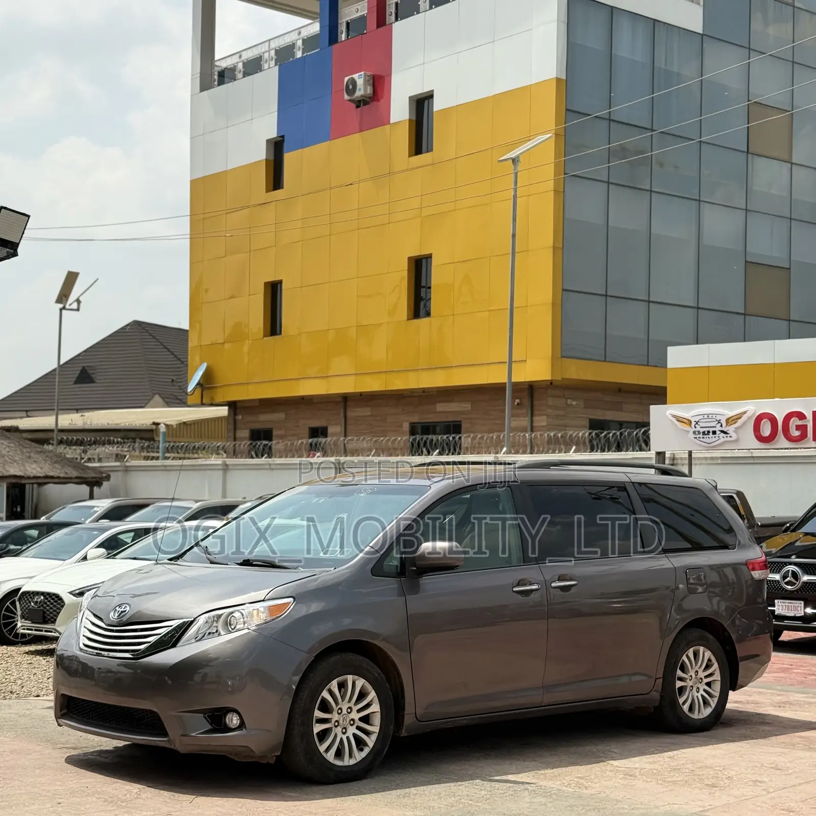 Toyota Sienna 2015 Gray
