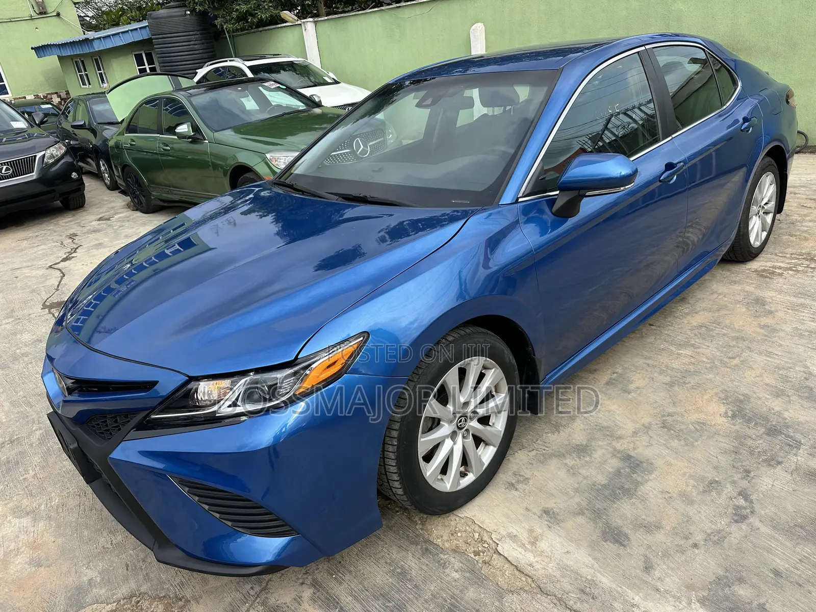 Toyota Camry SE FWD (2.5L 4cyl 8AM) 2018 Blue