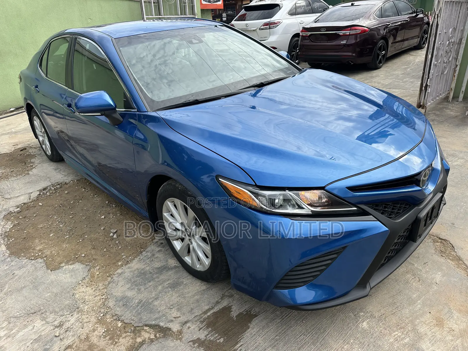 Toyota Camry SE FWD (2.5L 4cyl 8AM) 2018 Blue