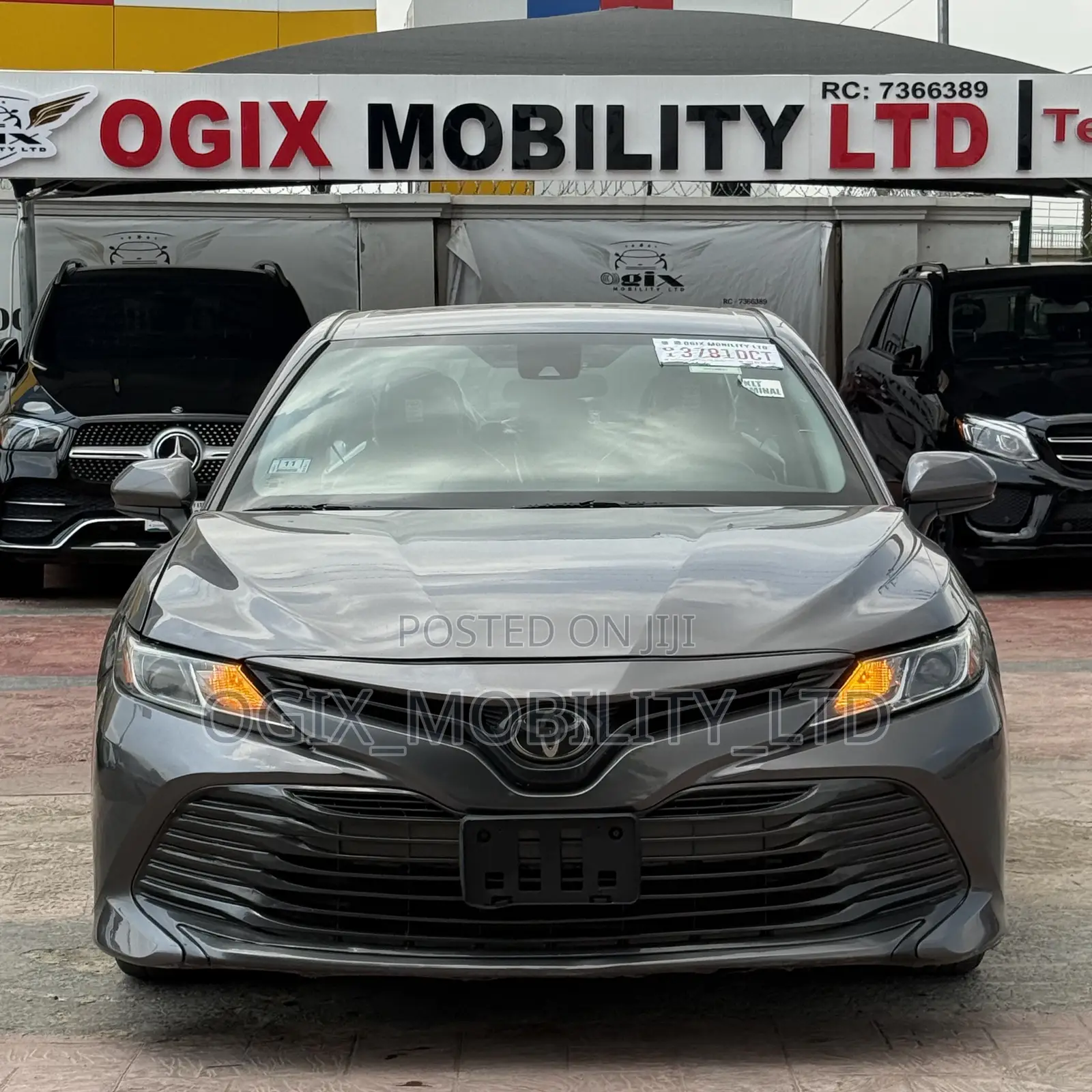 Toyota Camry 2019 Gray