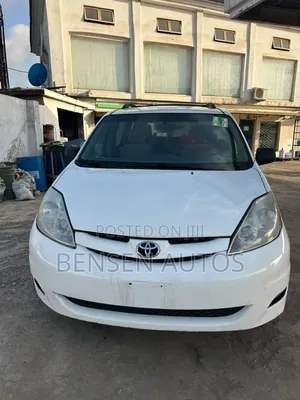Toyota Sienna LE 4WD 2007 White