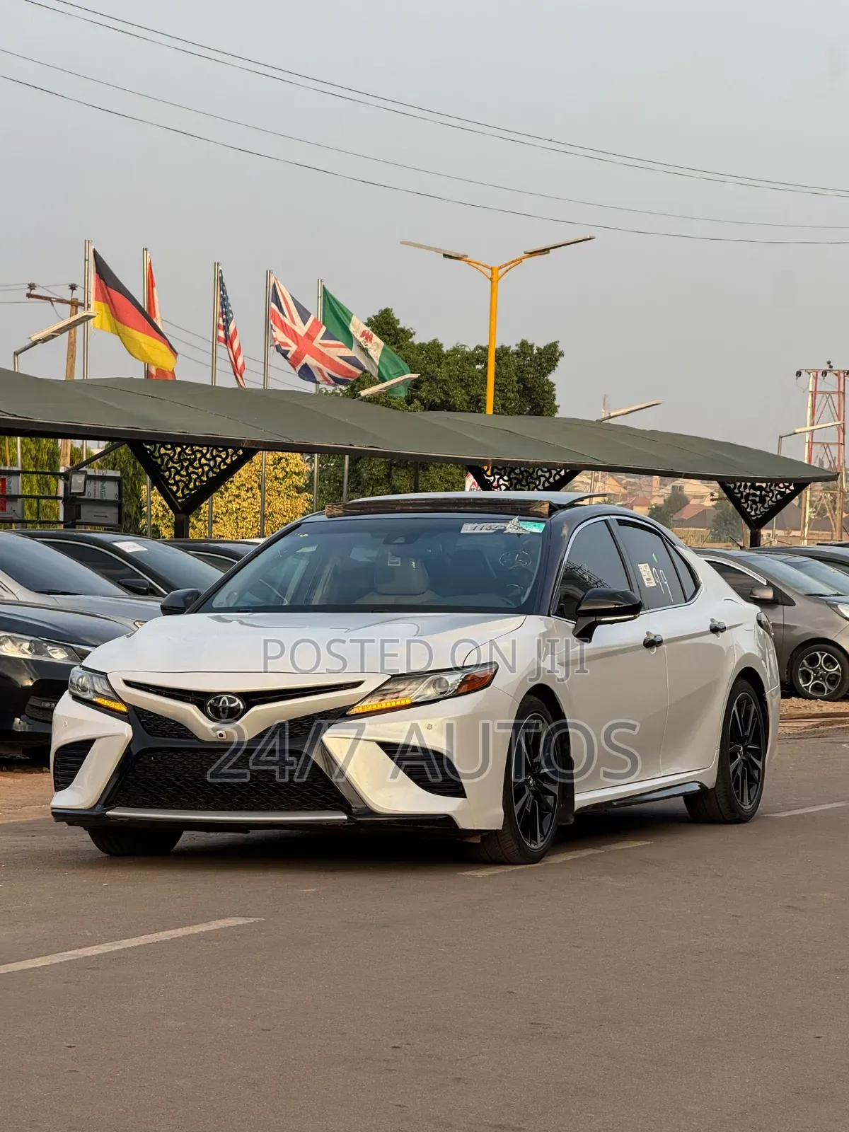 Toyota Camry XSE V6 FWD (3.5L 6cyl 8AM) 2018 White