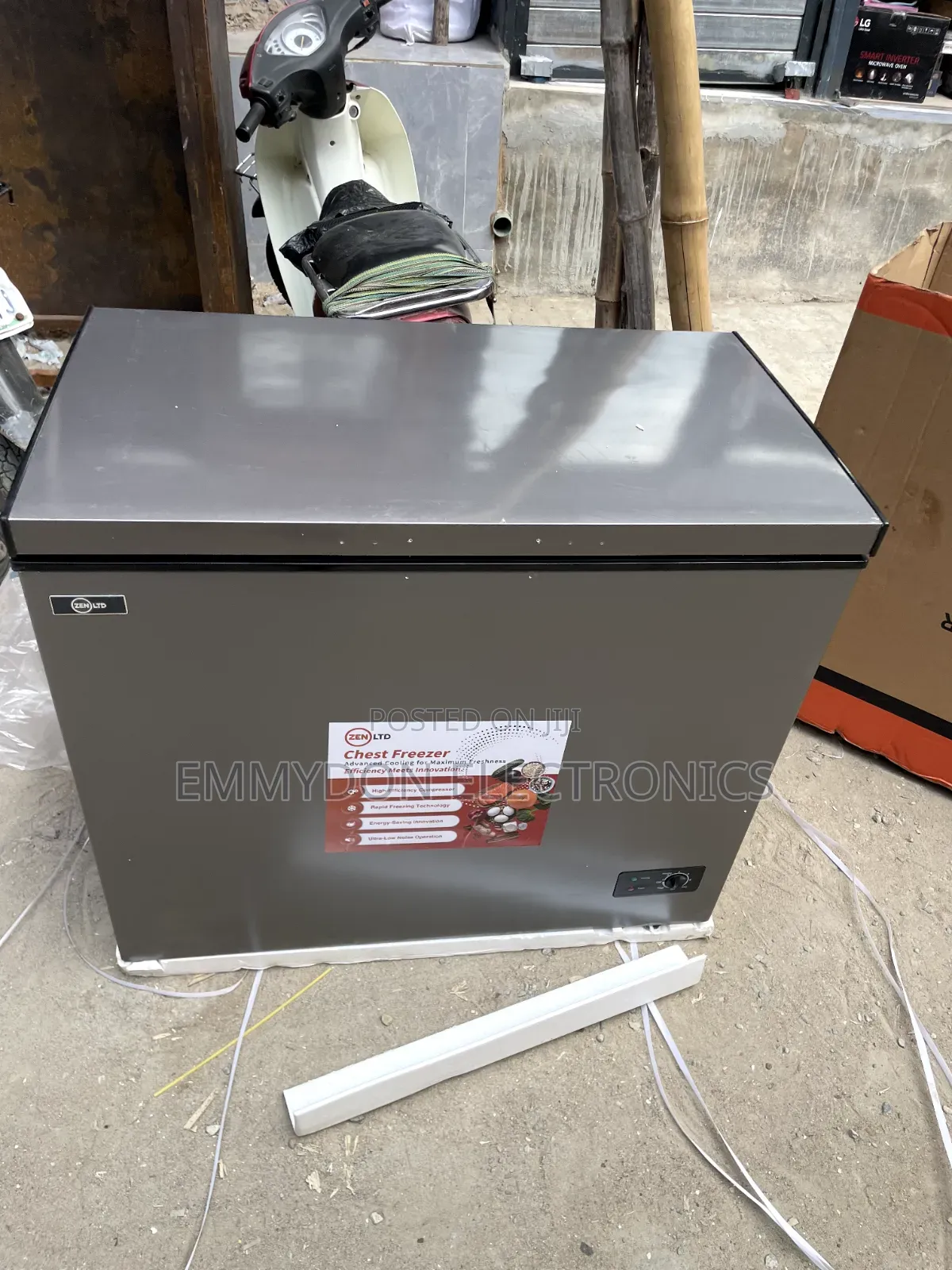 ZEN LTD 200L Freezer for Homes and Apartments