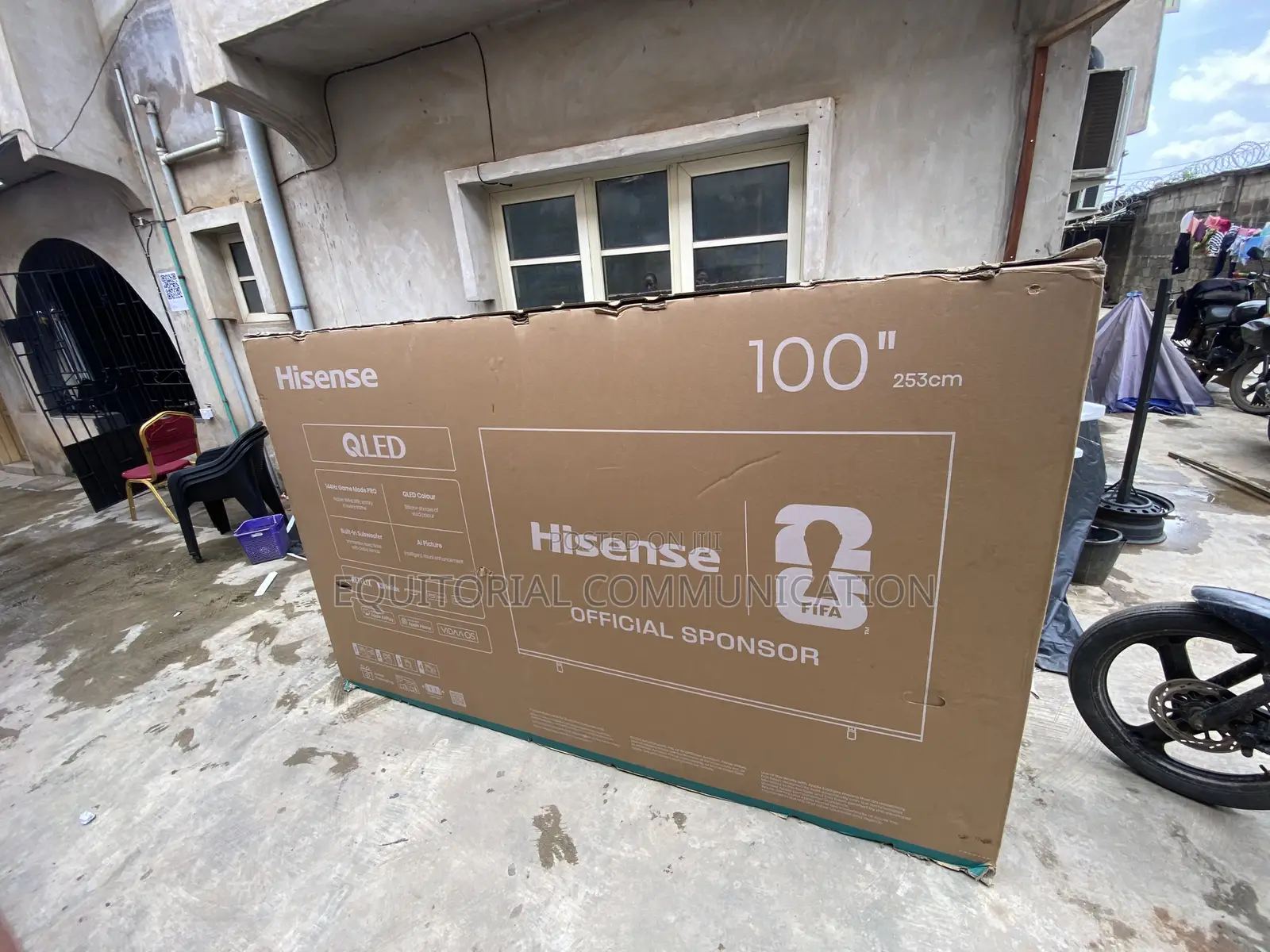 Hisense 100Q7Q 100-Inch QLED Smart Television for Large Spaces