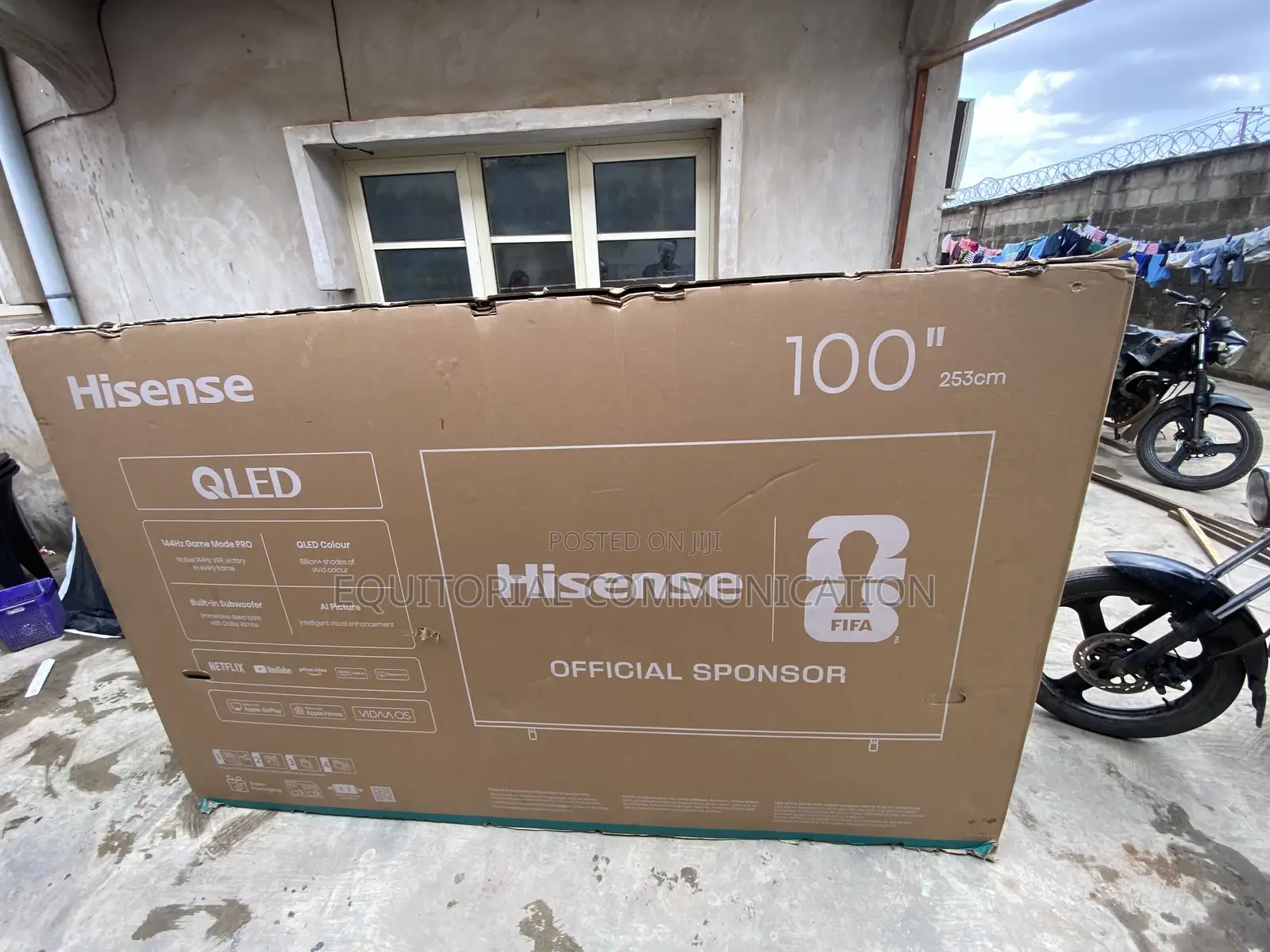 Hisense 100Q7Q 100-Inch QLED TV With Quantum Dot Display Technology