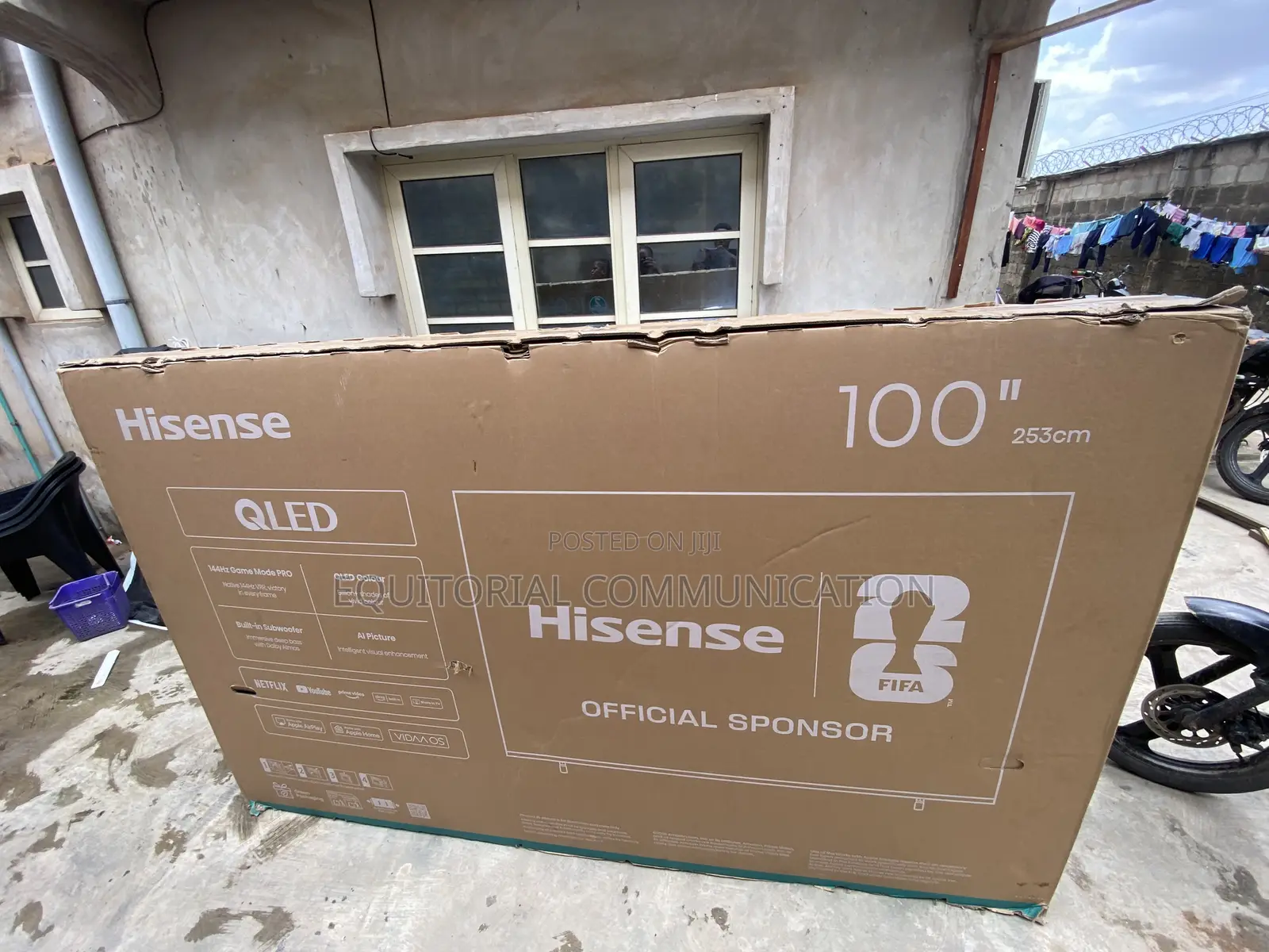 Hisense 100Q7Q 100-Inch QLED Smart TV for Luxury Interiors
