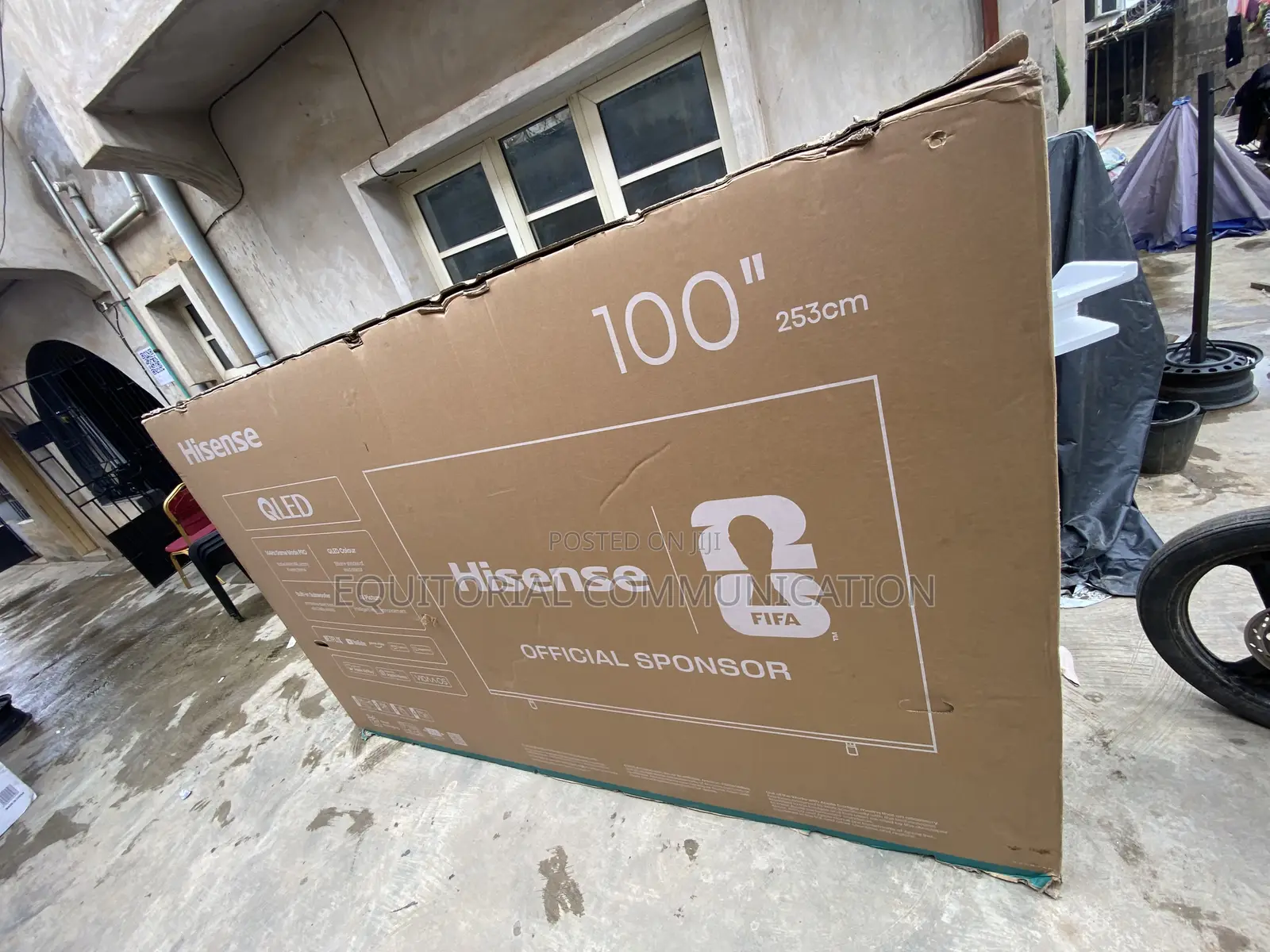 Hisense 100Q7Q 100-Inch Smart TV With QLED Colour Technology