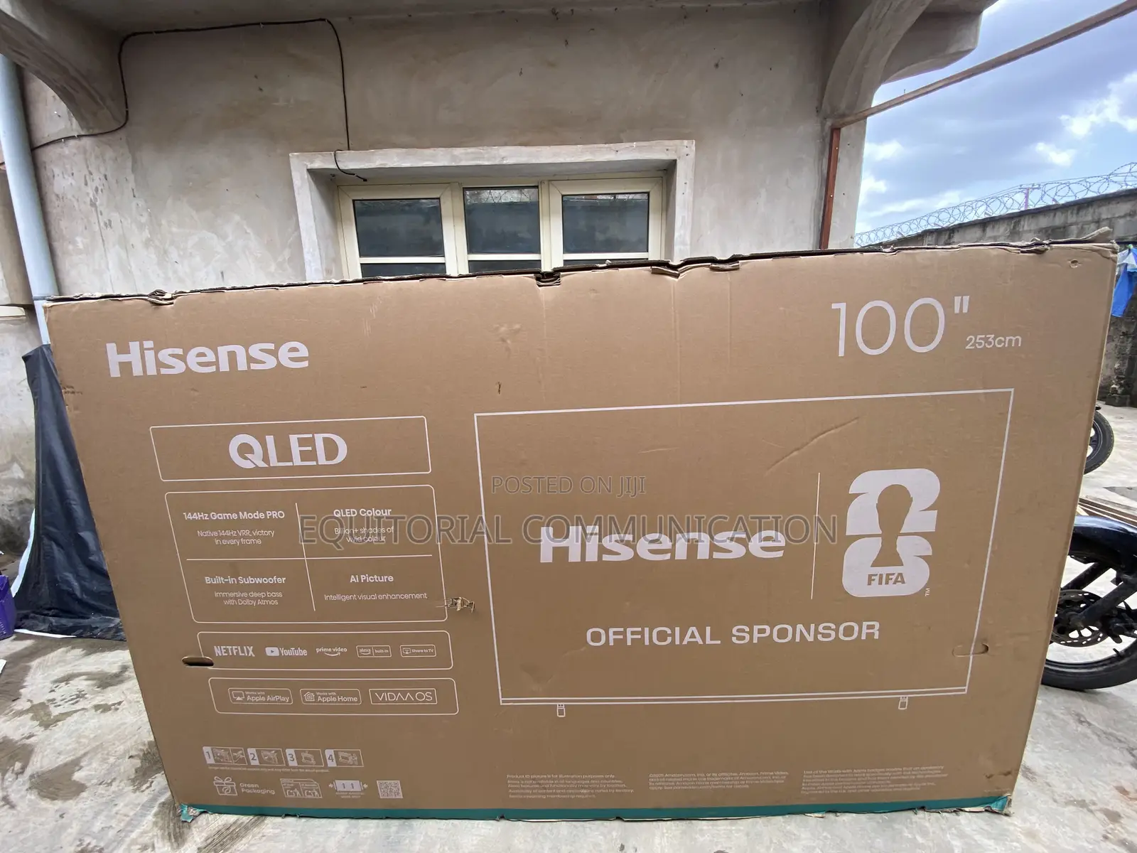 Hisense 100Q7Q 100-Inch Smart QLED TV for Premium Home Viewing