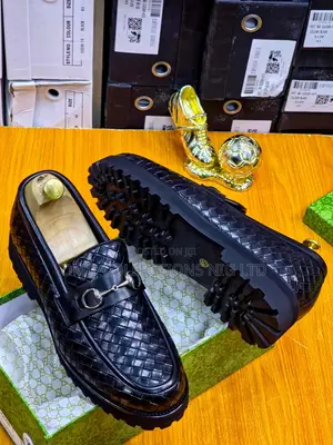 Designer Gucci Men’s Black Leather Shoes – Fully Boxed