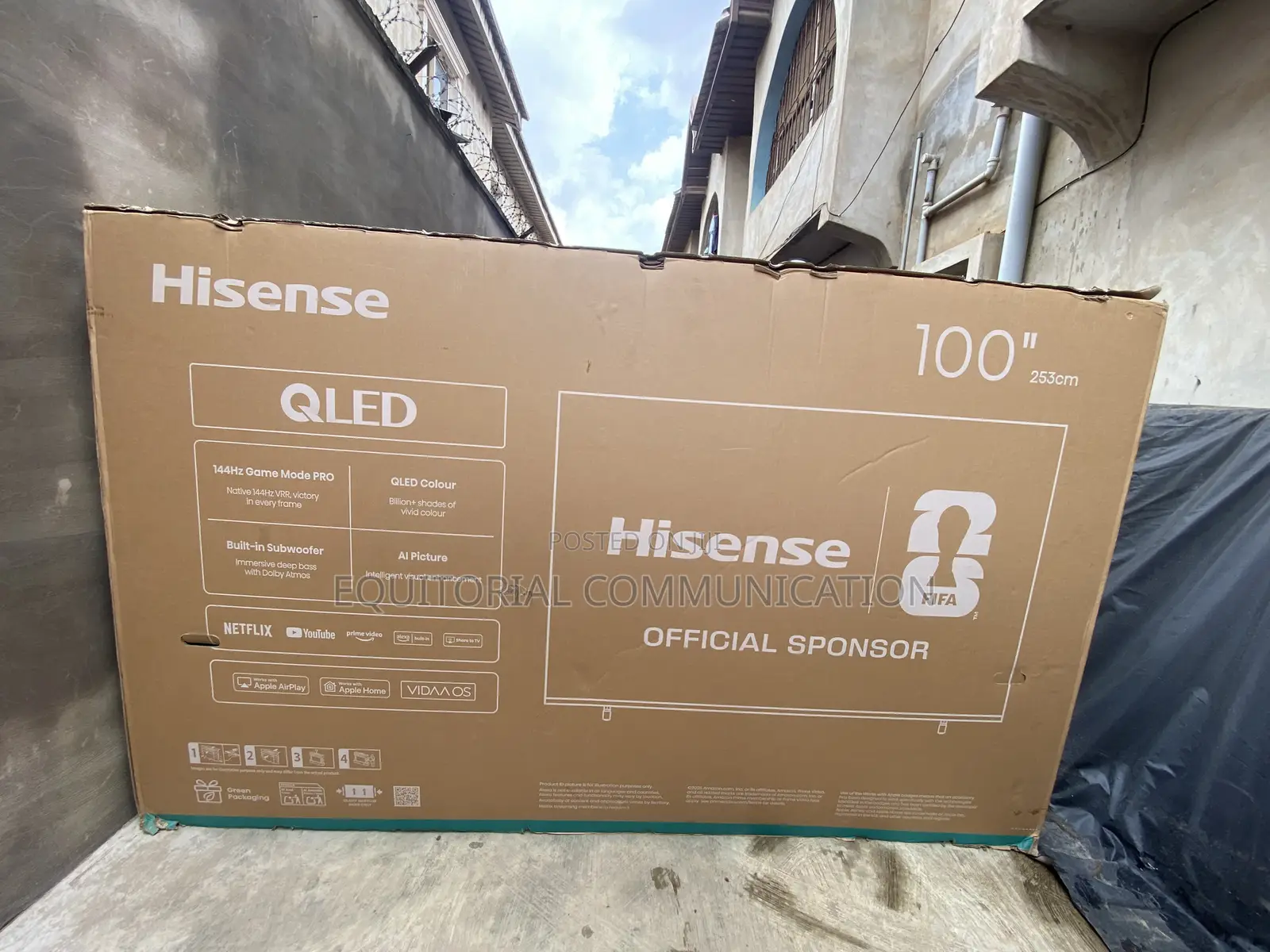 Hisense 100Q7Q 100-Inch QLED Smart TV for Large Family Gatherings