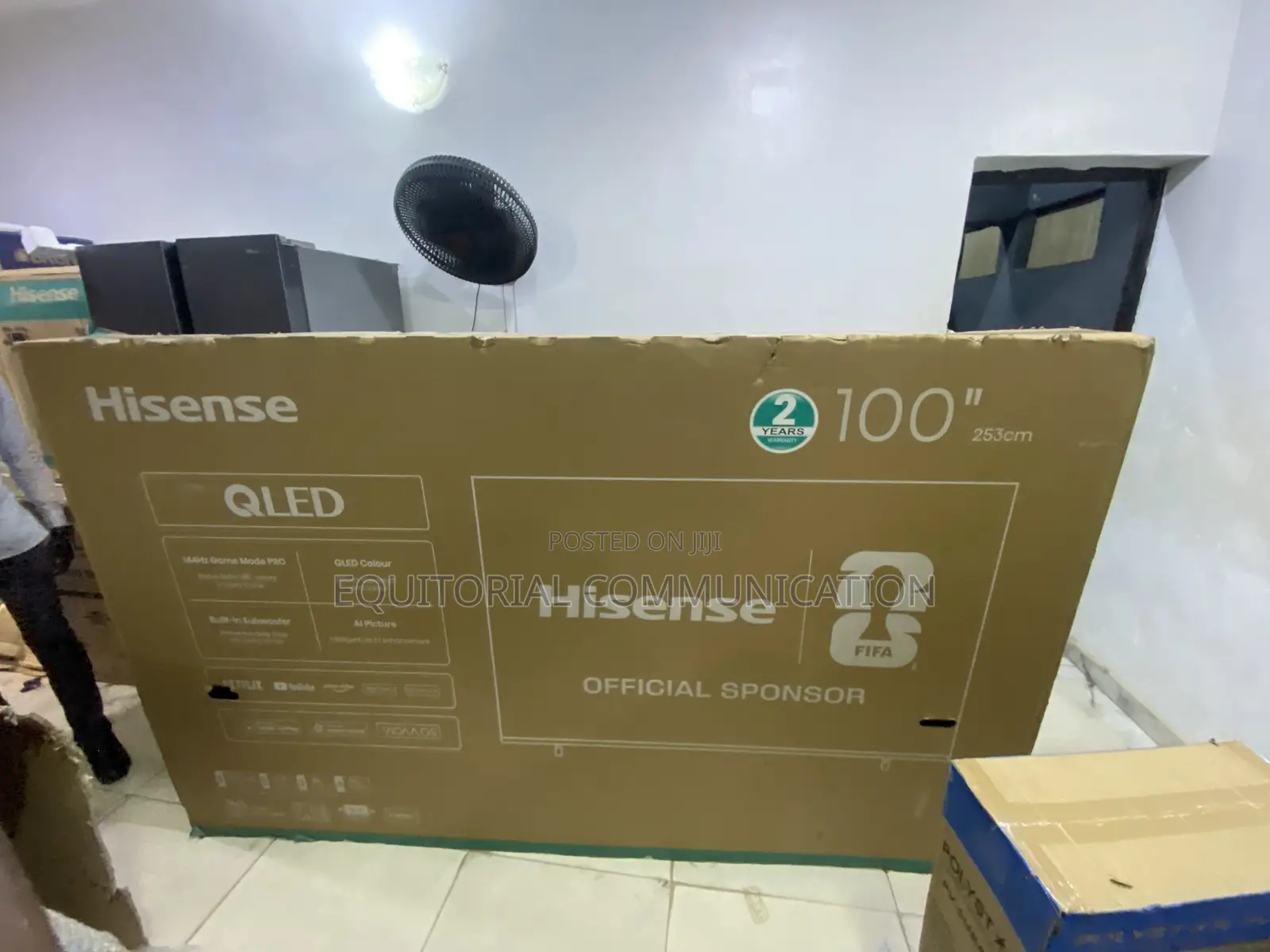 Hisense 100Q7Q 100-Inch Smart QLED TV for Contemporary Homes