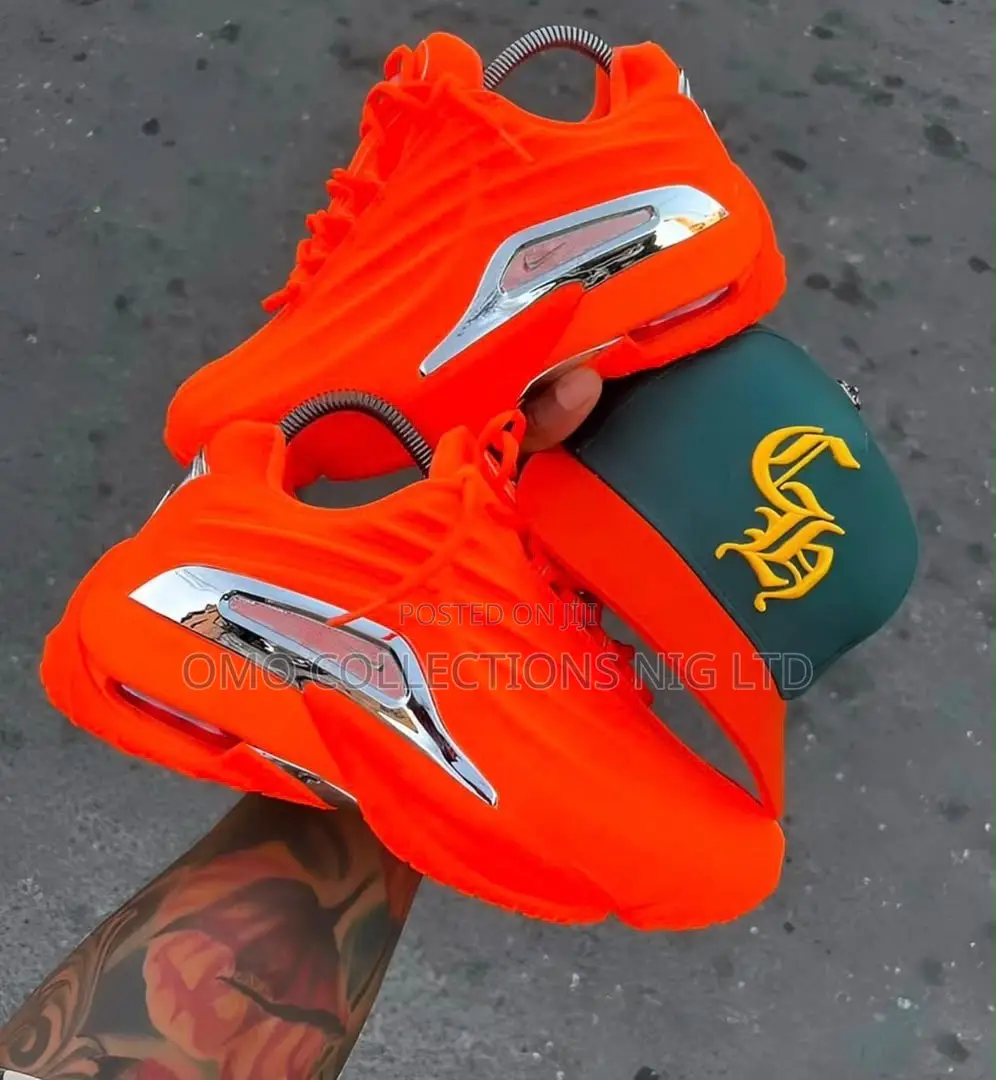 Luxury Men’s Sporty Sneakers – Fully Boxed