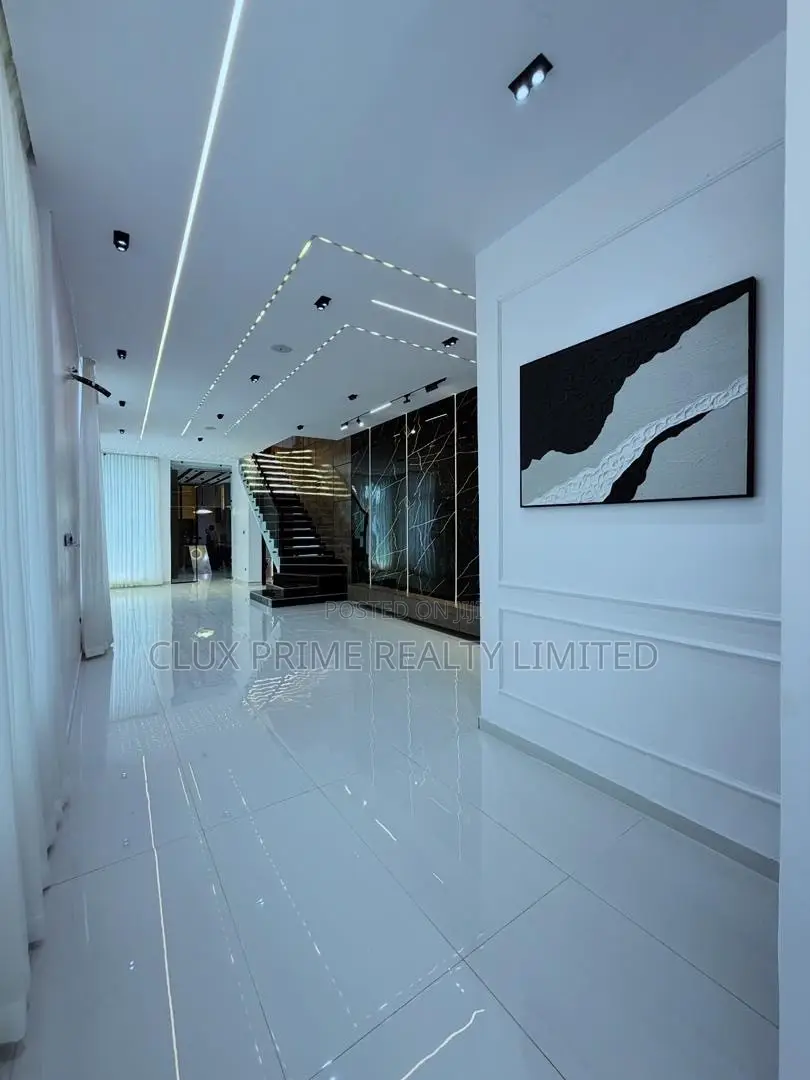 5bdrm Duplex in Lekki for sale