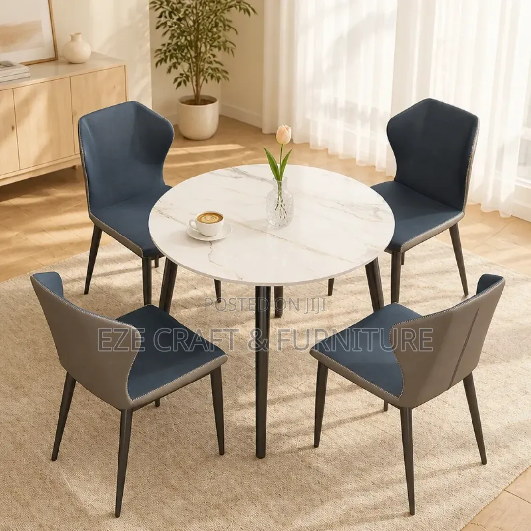 Round Shape by 4seaters Marble Dining Set