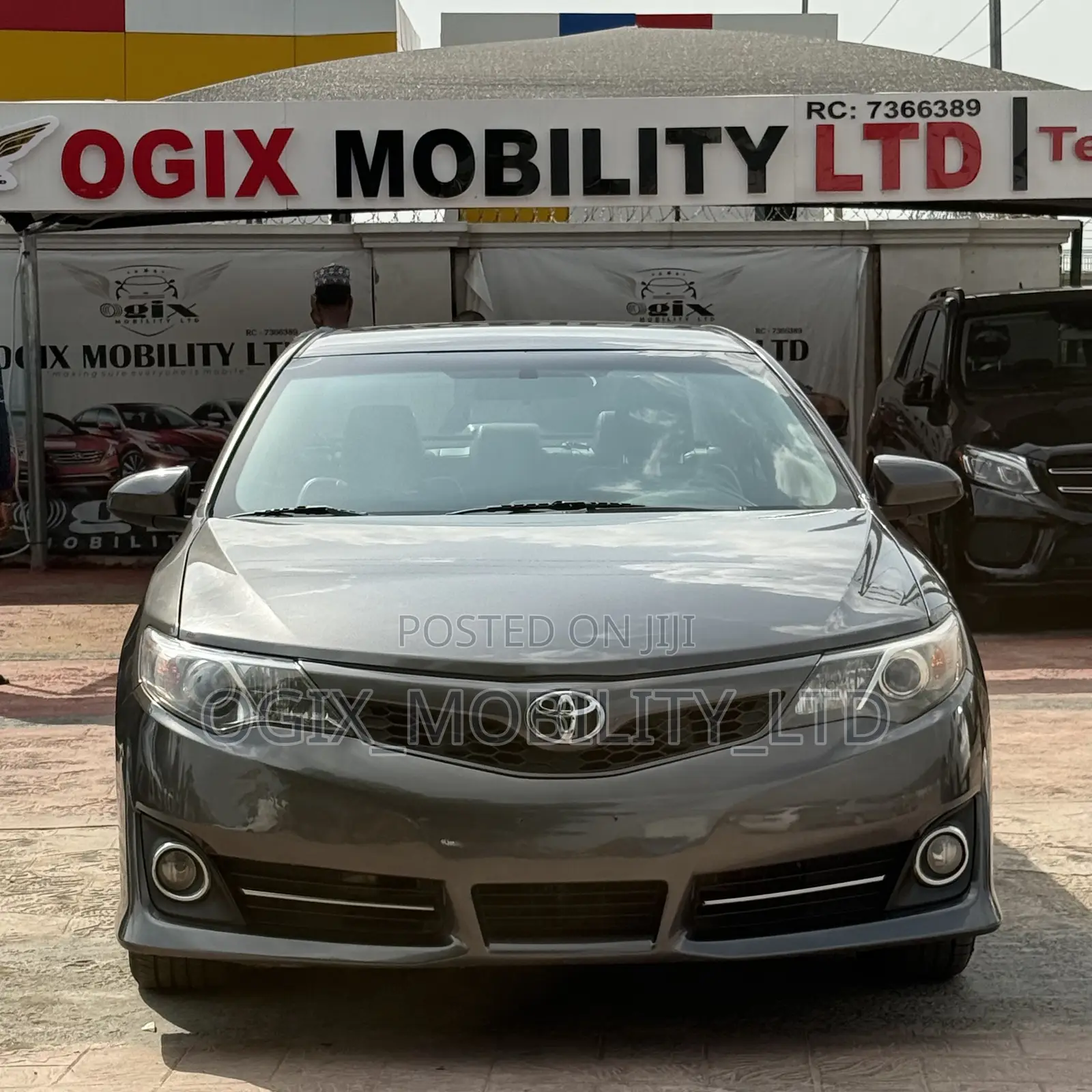 Toyota Camry SE 4dr Sedan (2.5L 4cyl 6A) 2014 Gray