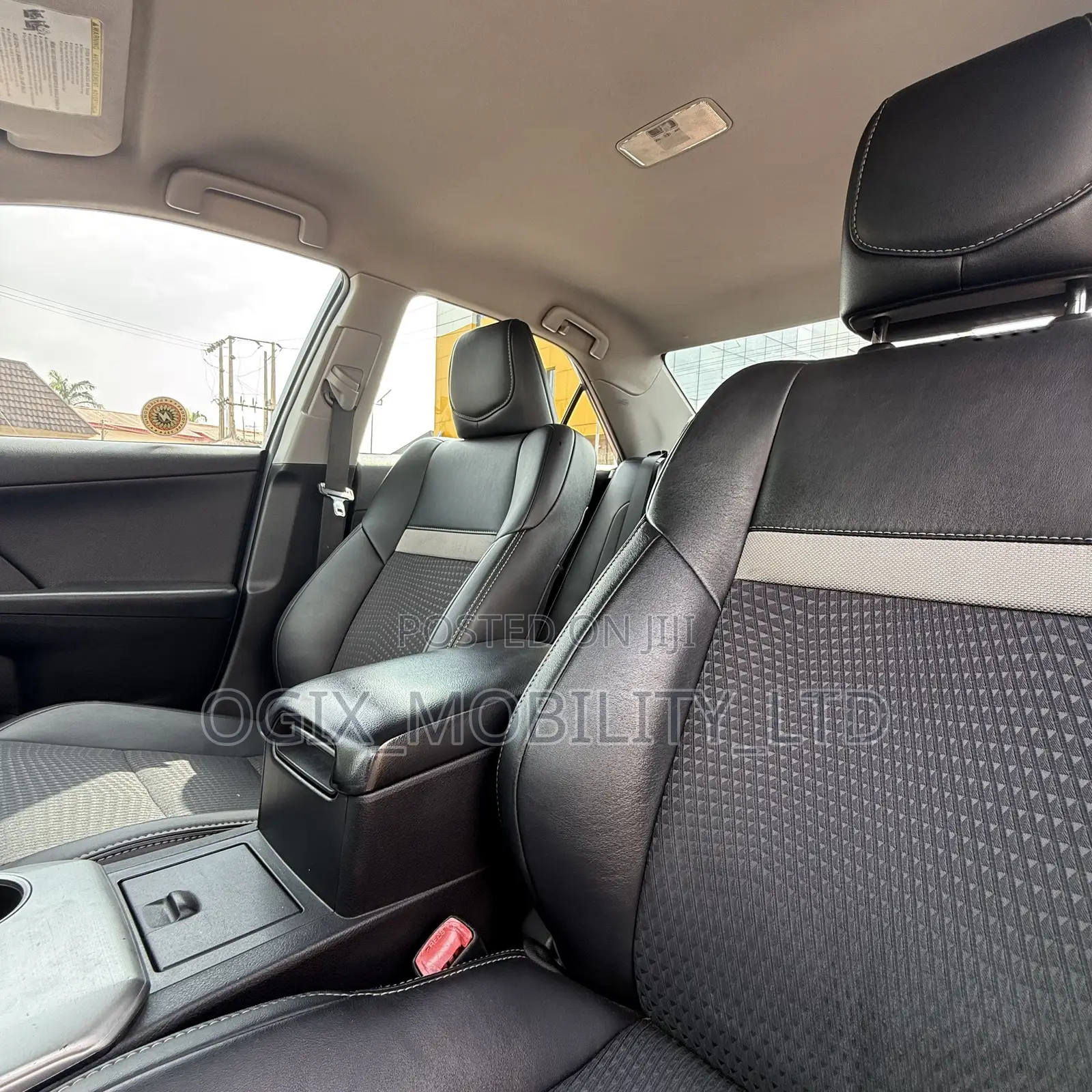 Toyota Camry SE 4dr Sedan (2.5L 4cyl 6A) 2014 Gray