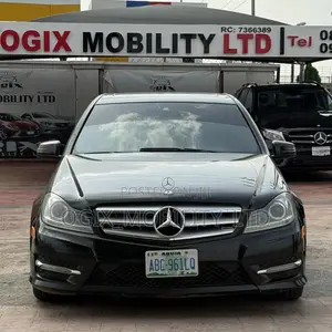 Mercedes-Benz C300 2012 Black