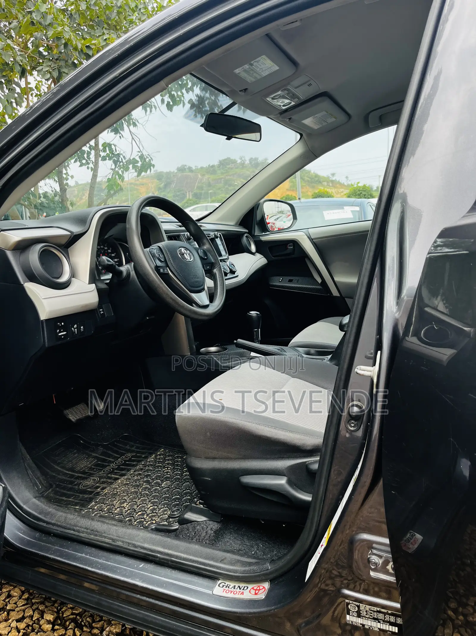 Toyota RAV4 LE AWD (2.5L 4cyl 6A) 2013 Gray