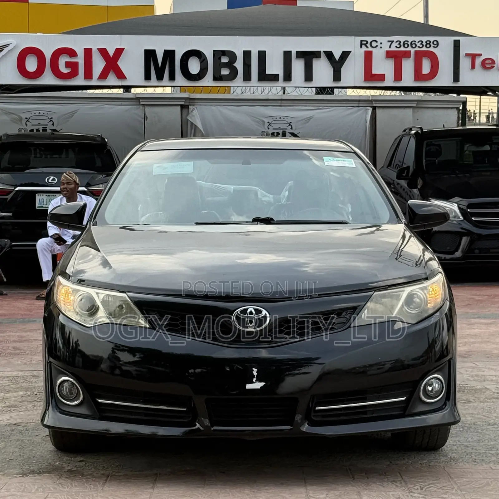 Toyota Camry SE 4dr Sedan (2.5L 4cyl 6A) 2014 Black