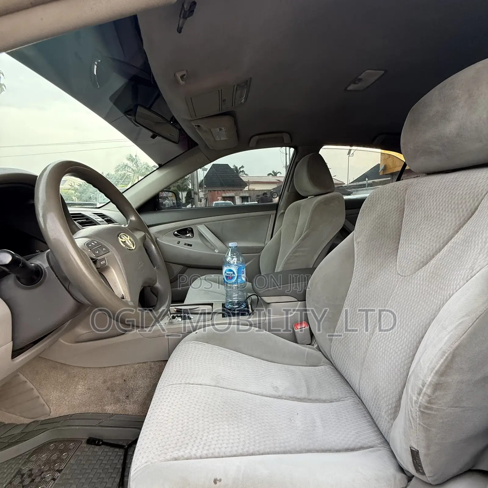 Toyota Camry LE 4dr Sedan (2.5L 4cyl 6AM) 2010 Black