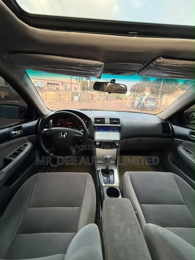Honda Accord 2005 Gray